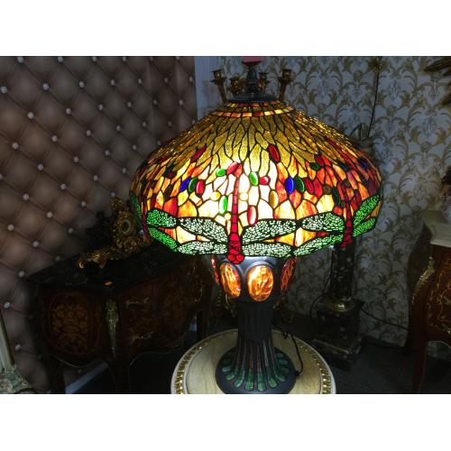 Stolní lampa Tiffany