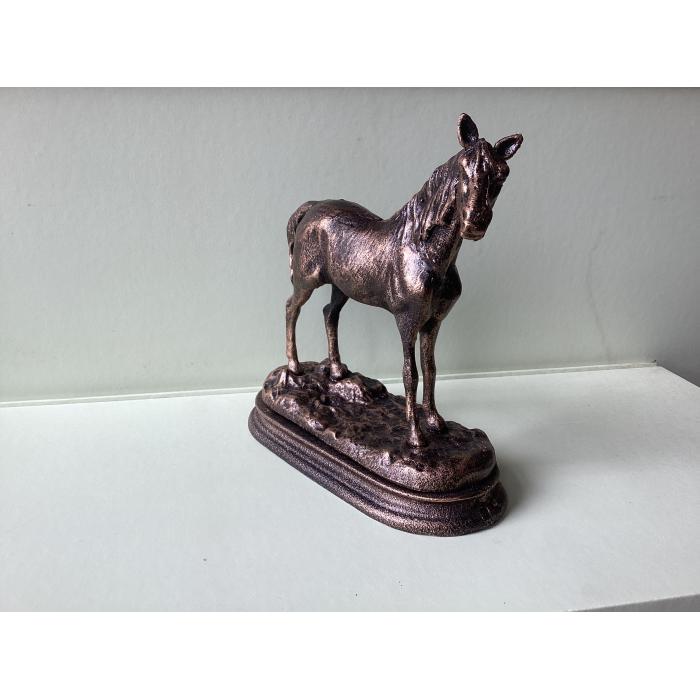 Litinova socha koně