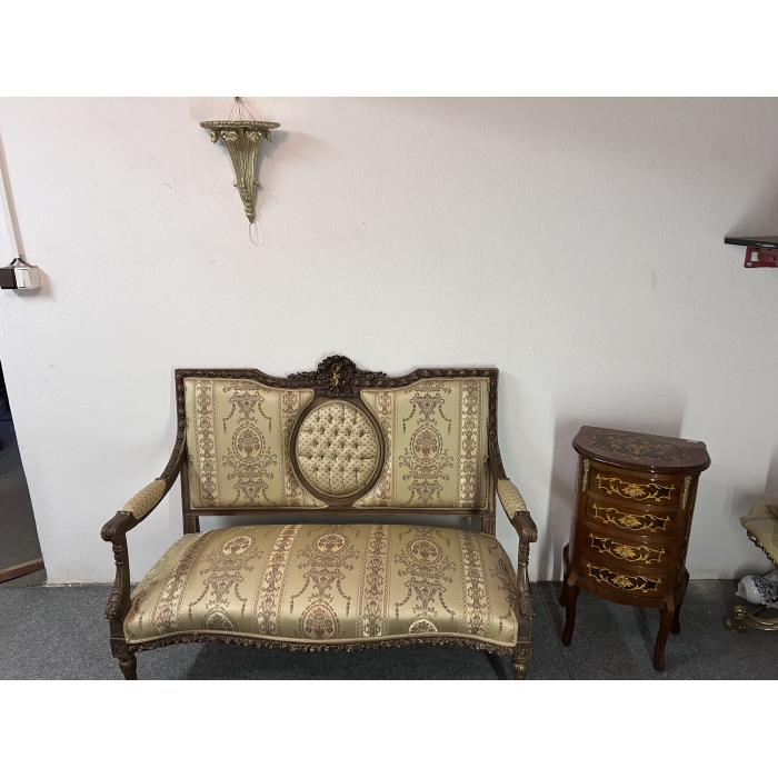Zámecké Sofa d 135