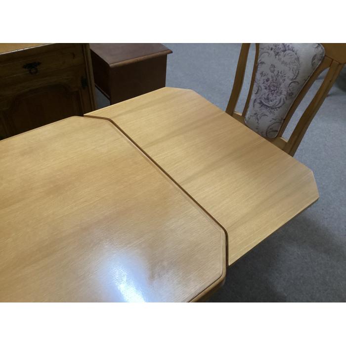 Rustikální jídelní stůl světlí d122cm