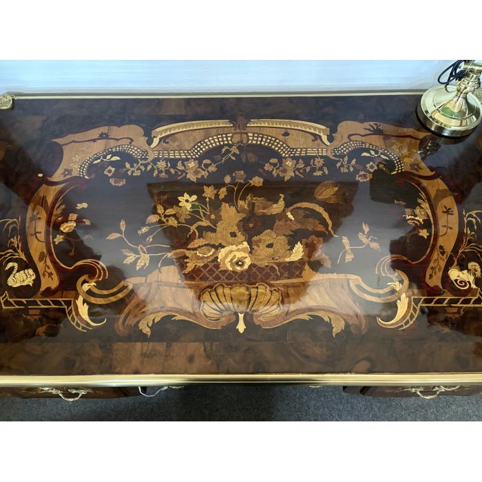 Zámecký barokní stůl s bronzem a intarzii