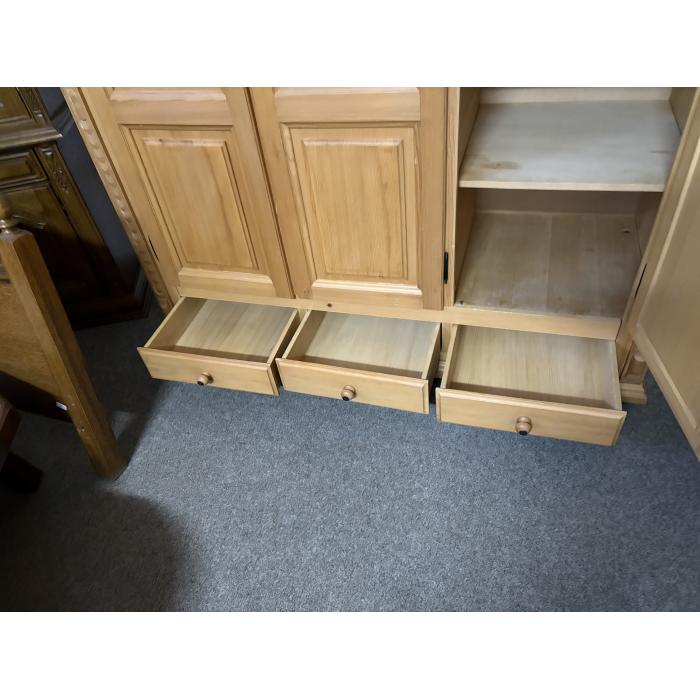 Rustikální šatní skříň d 169cm Světla