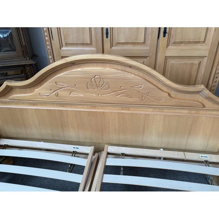 Rustikální postel světla