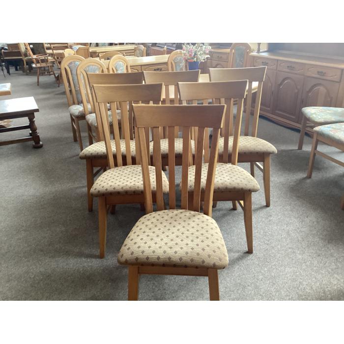 Rustikální dubová jidelna