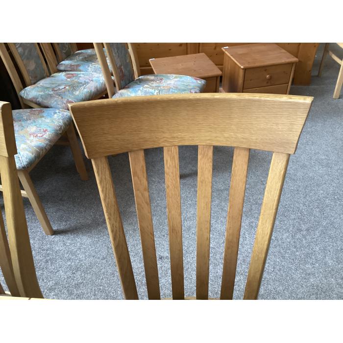 Rustikální dubová jidelna