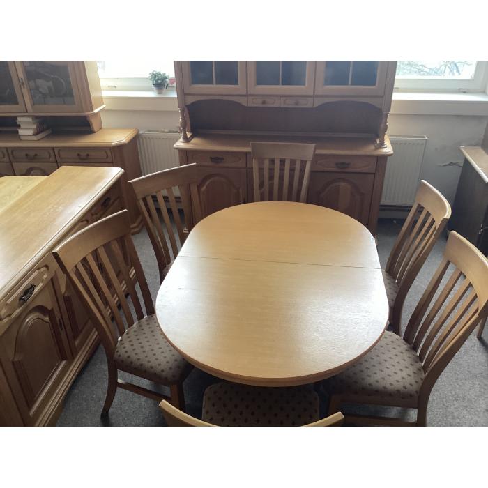 Rustikální dubová jidelna