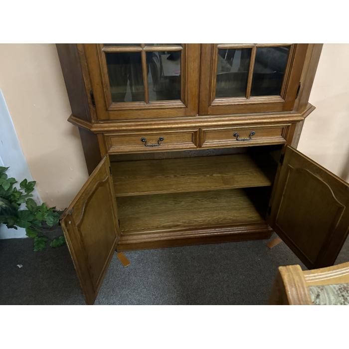 Rustikální vitrína d130