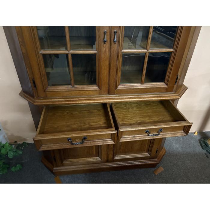 Rustikální vitrína d130