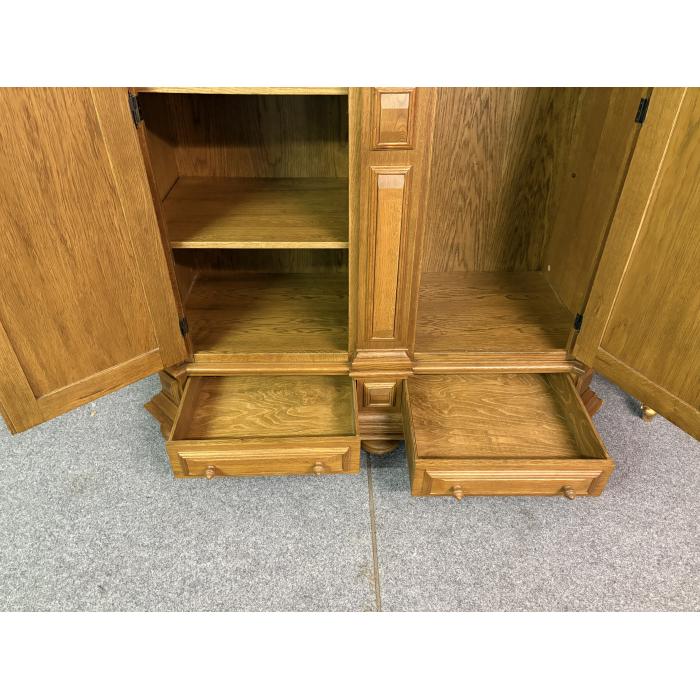 Rustikální šatní skříň d160