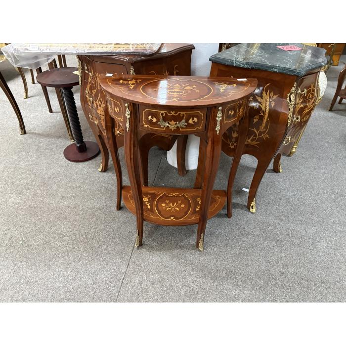 Barokní komoda půlkruhová délka 61