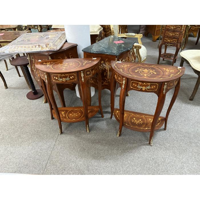 Barokní komoda půlkruhová délka 61