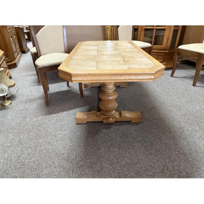 Rustikální konferenční stůl světlí kachlový