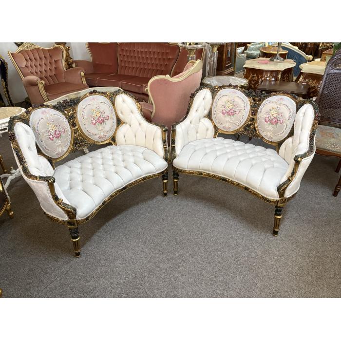 Zámecké řezbované sofa